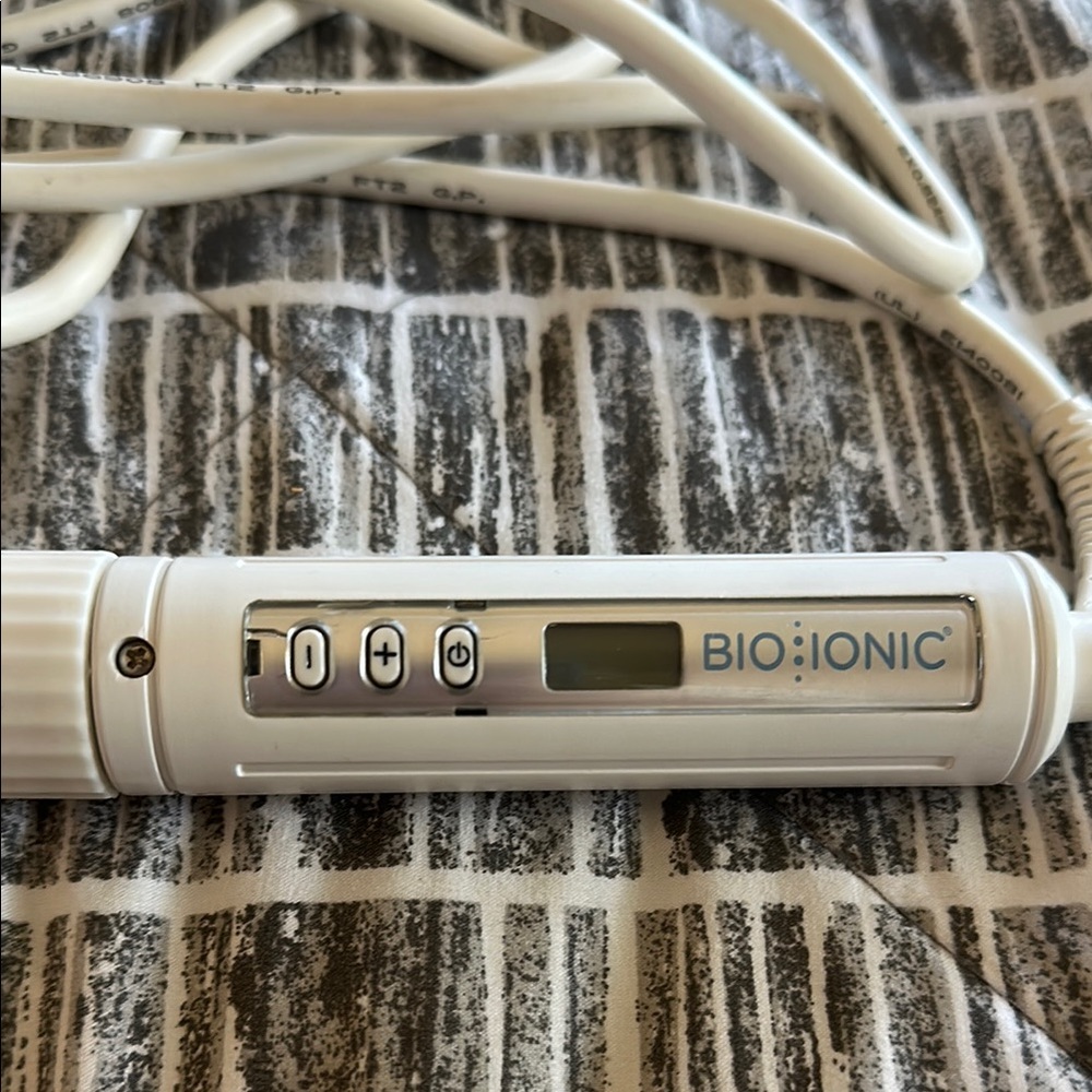 Bio Ionic White Hair Styling Wand - Picture 2 of 3